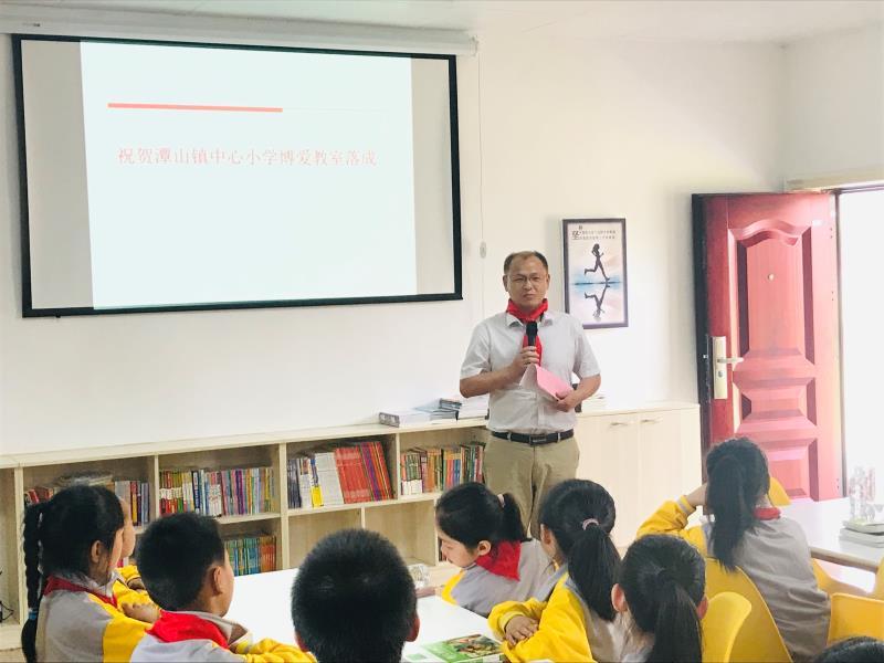 宜丰县小学领导团队，引领未来教育的新力量崛起